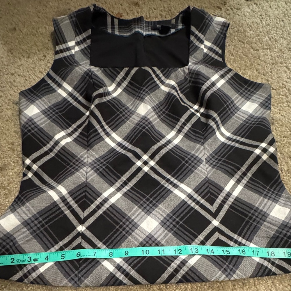 White House Black Market Plaid Sleeveless Top – Size 16 - Picture 7 of 8